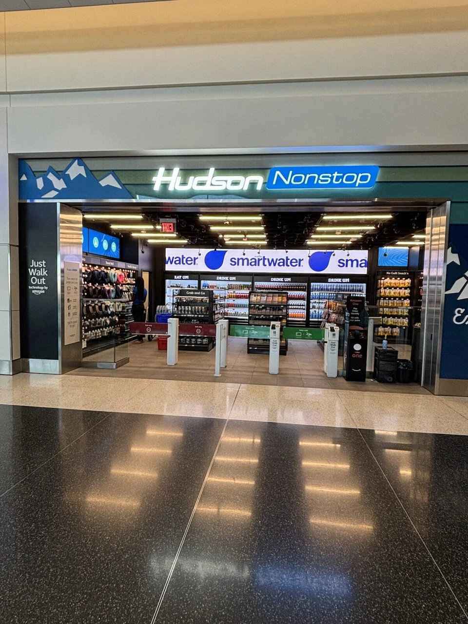 ソルトレイクシティ空港の売店Hudson Nonstop