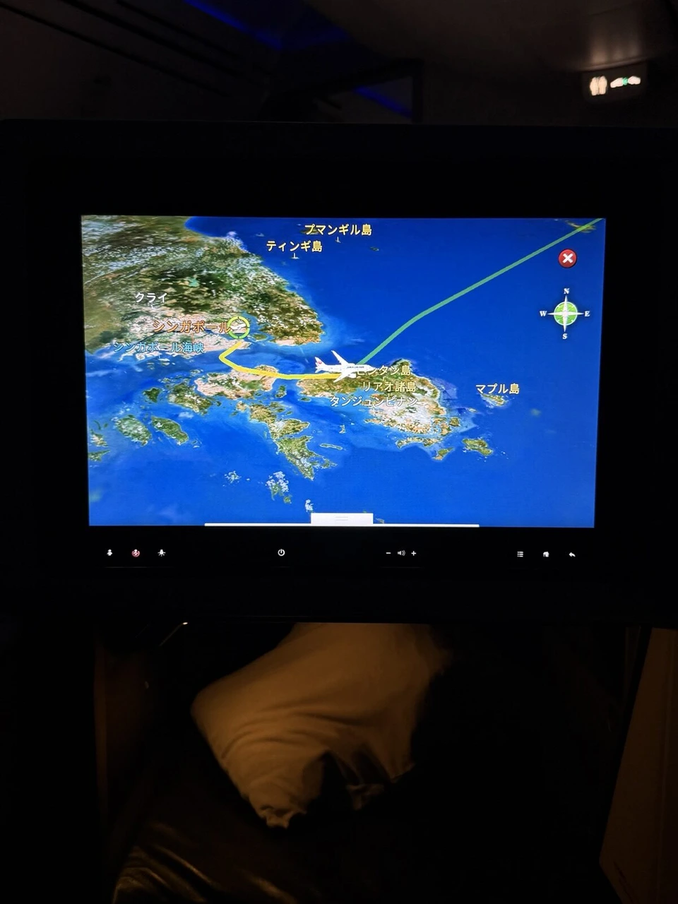JAL JL36ビジネスクラスの座席モニターに映る、シンガポールを離陸した直後のフライトマップ