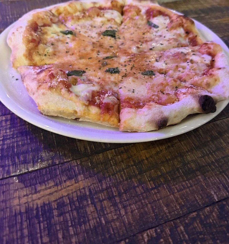 シドニーに着いた夜に食べたマルゲリータピザ
