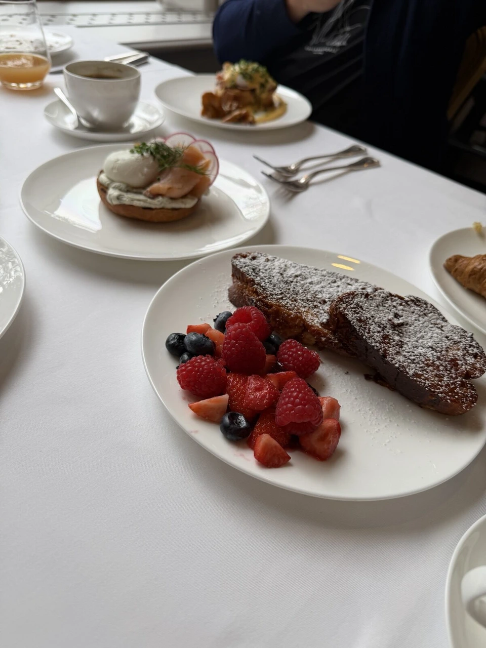 ベリーをのせたフレンチトースト